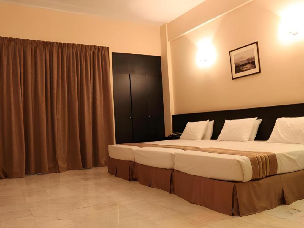 Stallions Suites Penang Jelutong Exterior foto